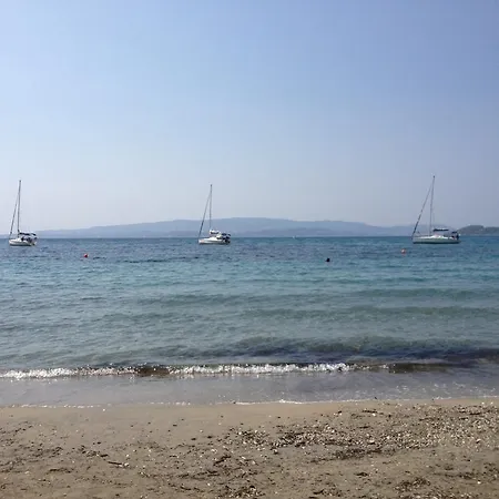 Iris アパート Minia