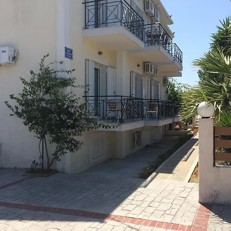Iris Apartment *
